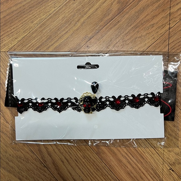 Lace Choker - Picture 3 of 4